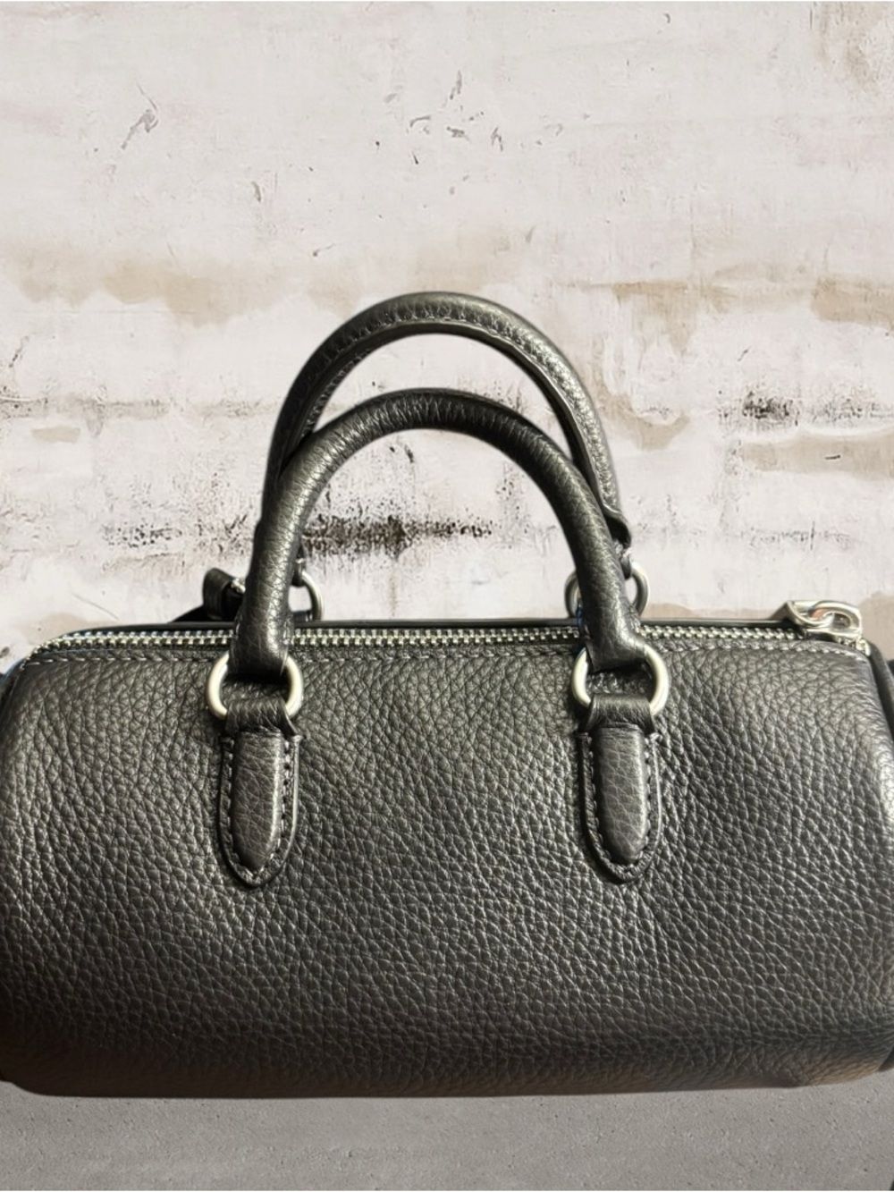 Coach Black Pebbled Leather Crossbody Barrel bag - Picture 3 of 9
